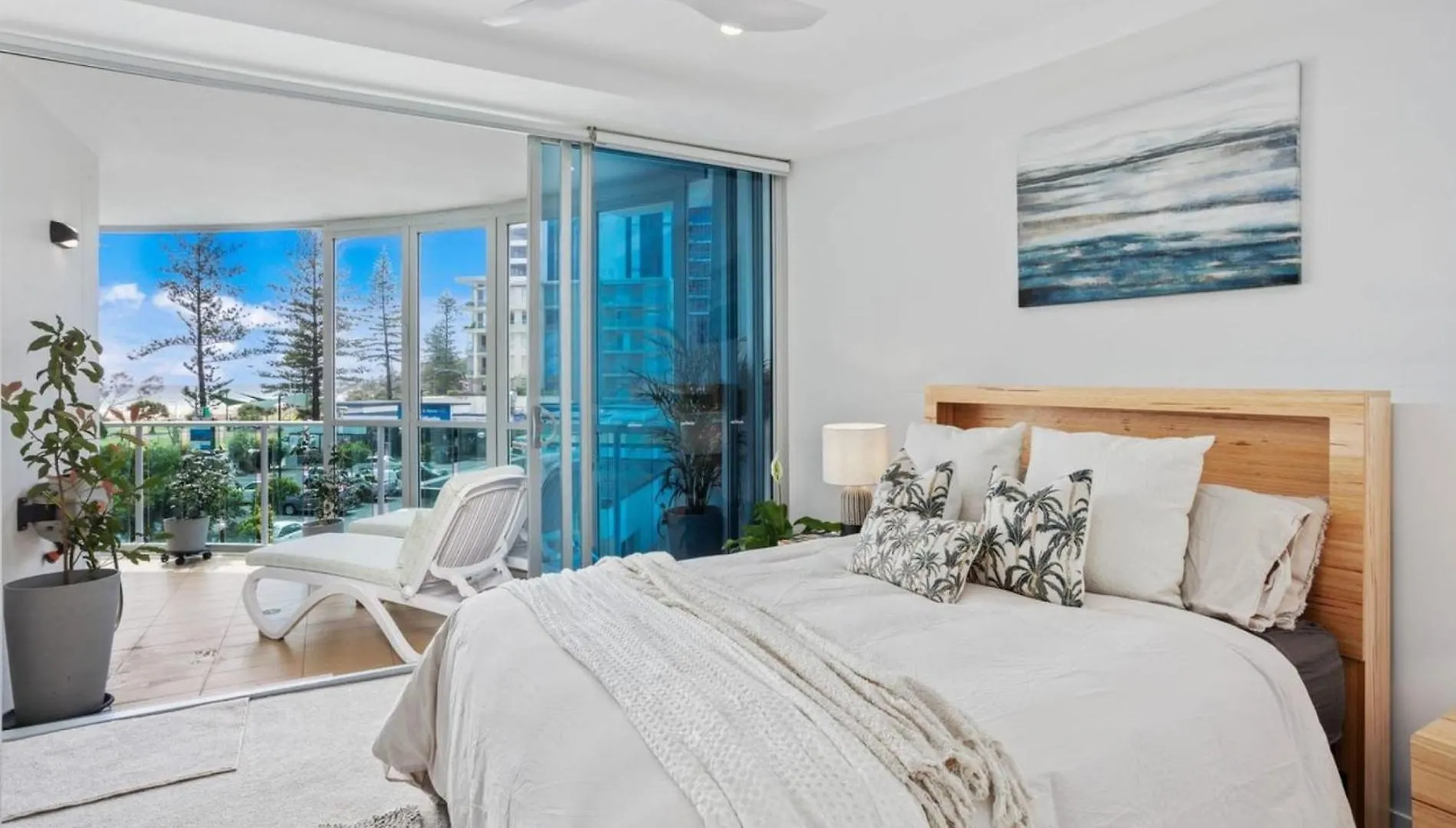 Apartment Luxury Beachfront Stay In Kirra Gold Coast