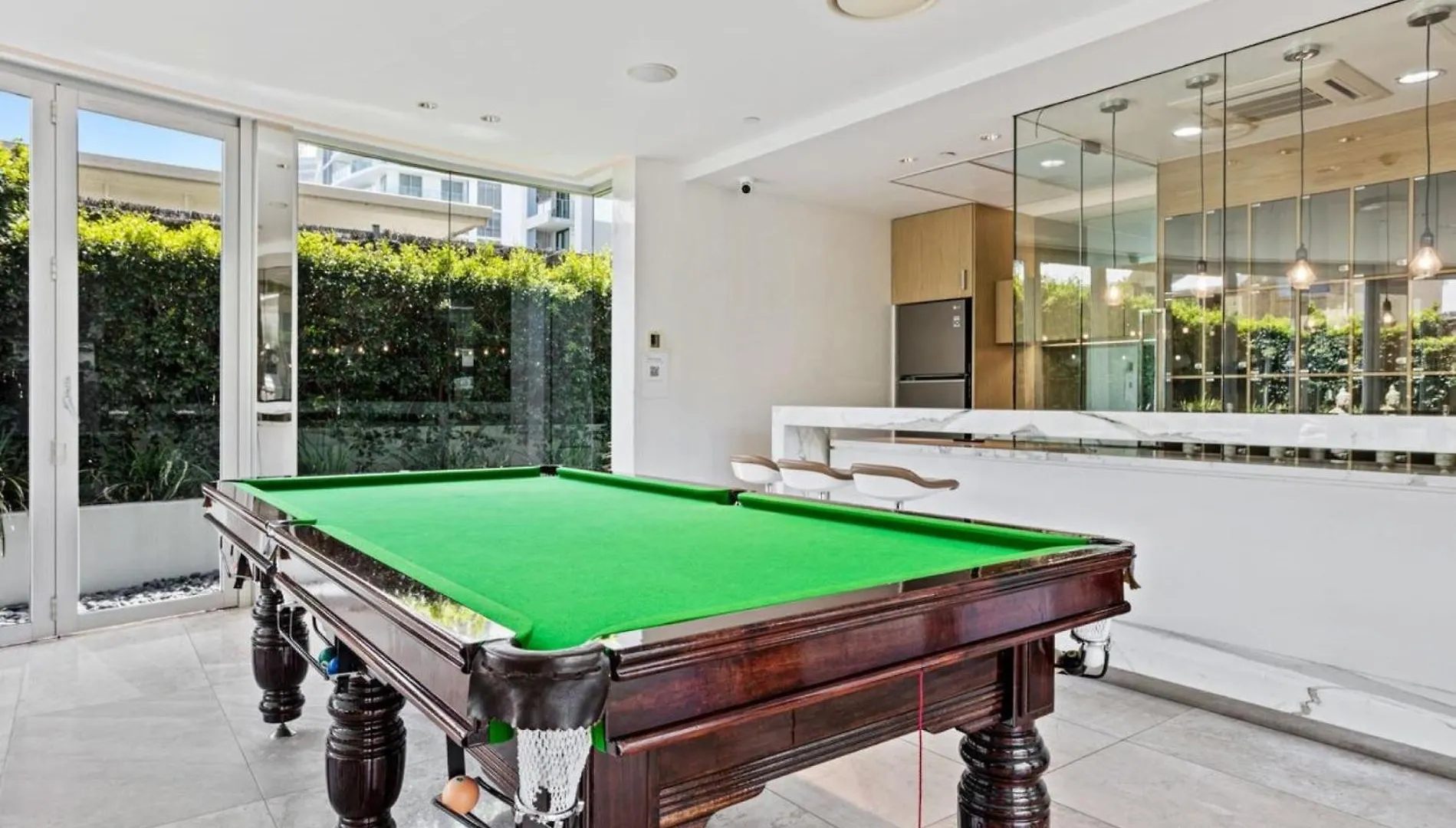 Luxury Beachfront Stay In Kirra Gold Coast Apartment