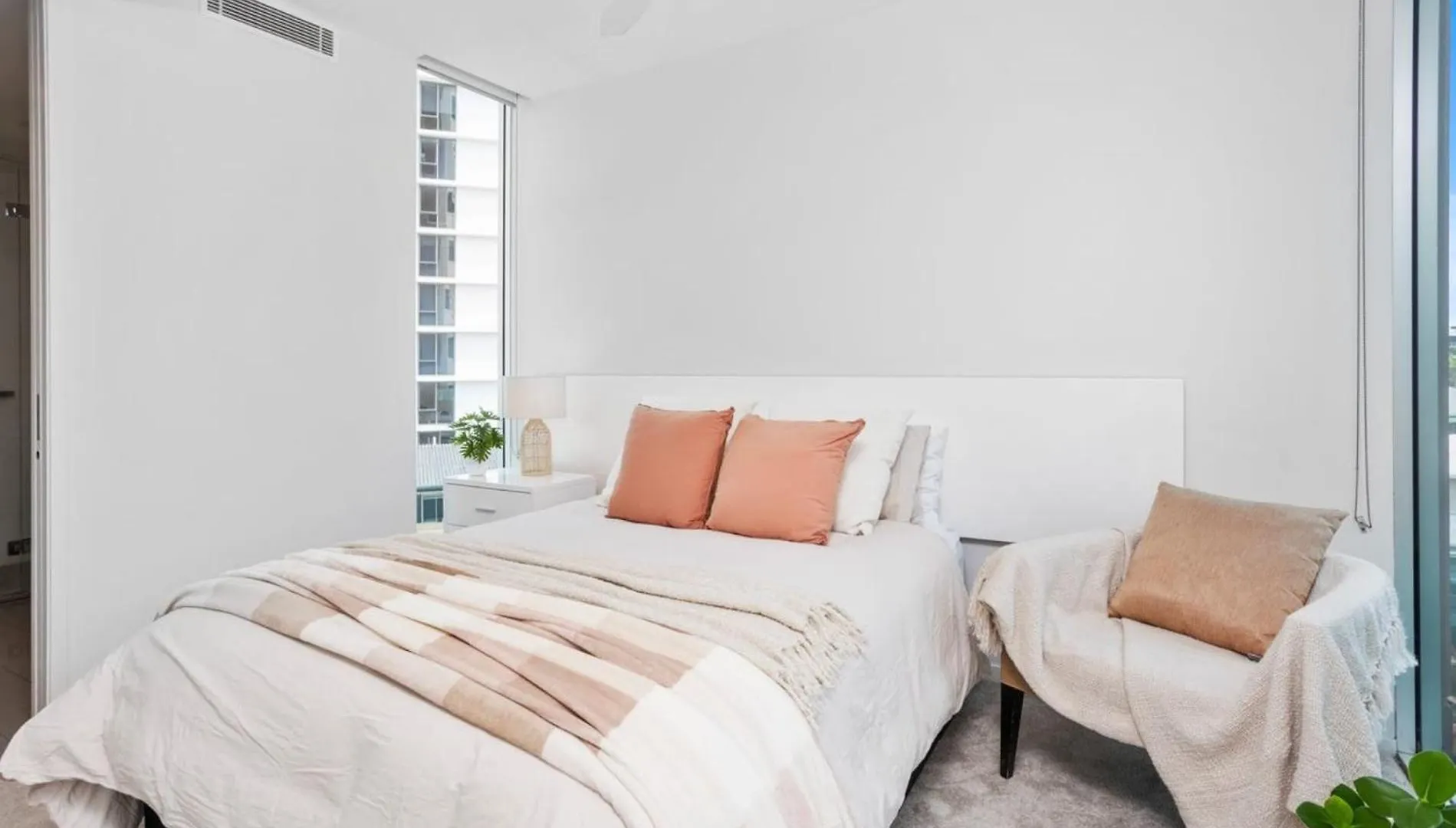 Apartment Luxury Beachfront Stay In Kirra Gold Coast